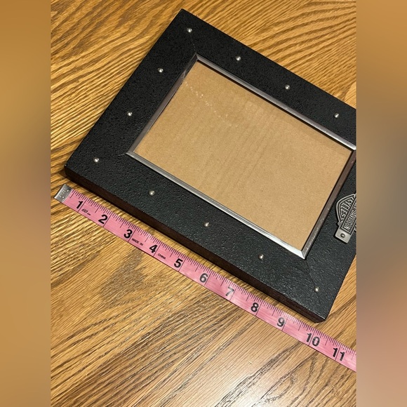 Harley-Davidson® 5 x 7 Black Resin Tabletop Photo Frame Bar & Shield Logo - Picture 7 of 12